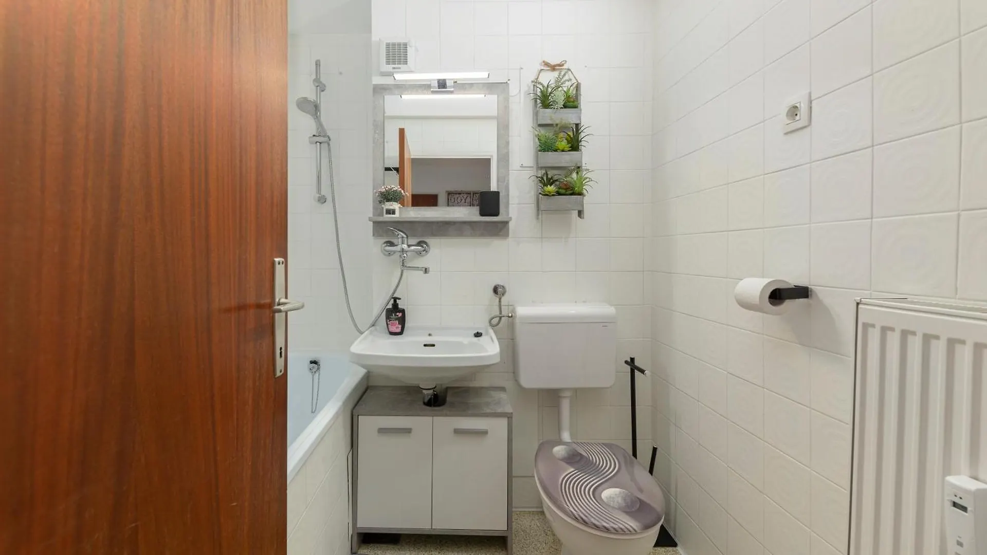 Cosy And Bright Apartment Ljubljana