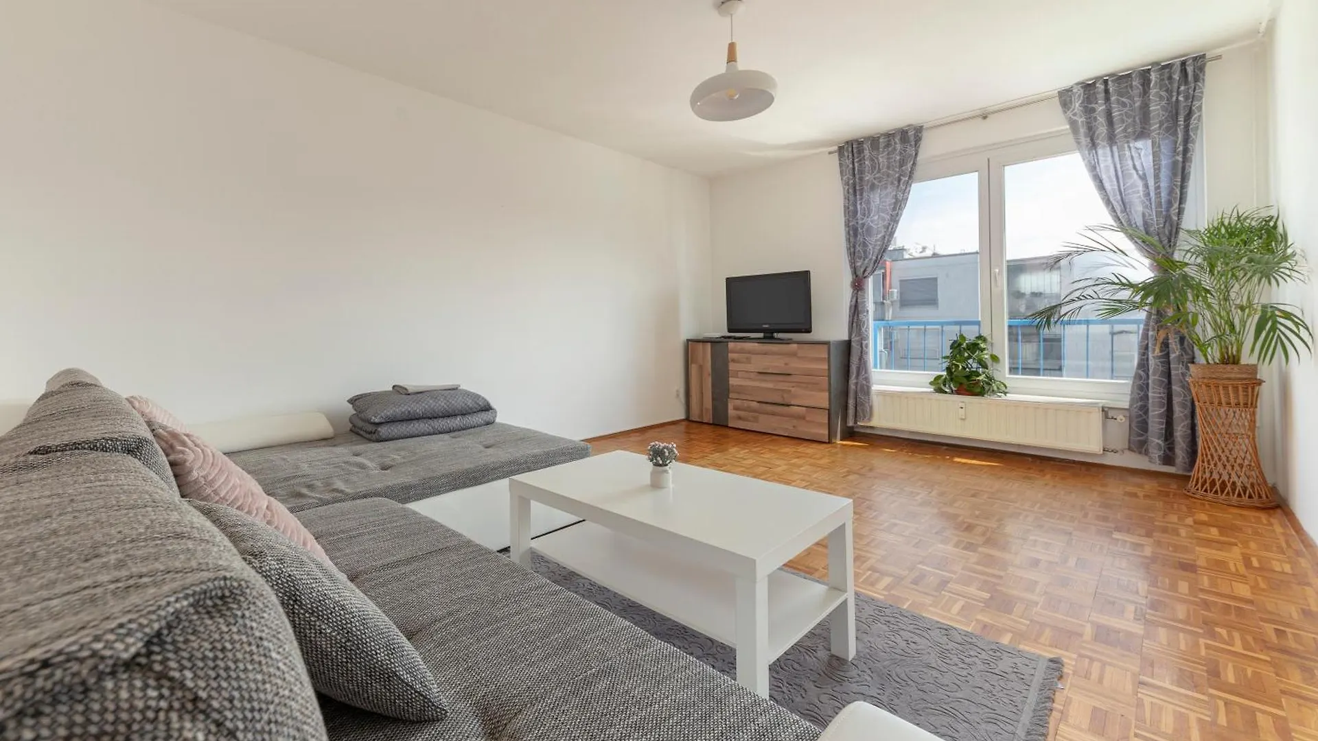Cosy And Bright Apartment Ljubljana 0*,